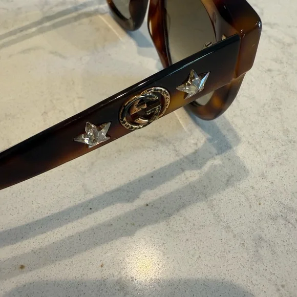 Gucci Tortoise Shell Sunglasses - Picture 2 of 4